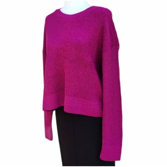 Two One Two New York Fucsia Geometric Textures Knit Crew Sweater size Medium New - Picture 3 of 13